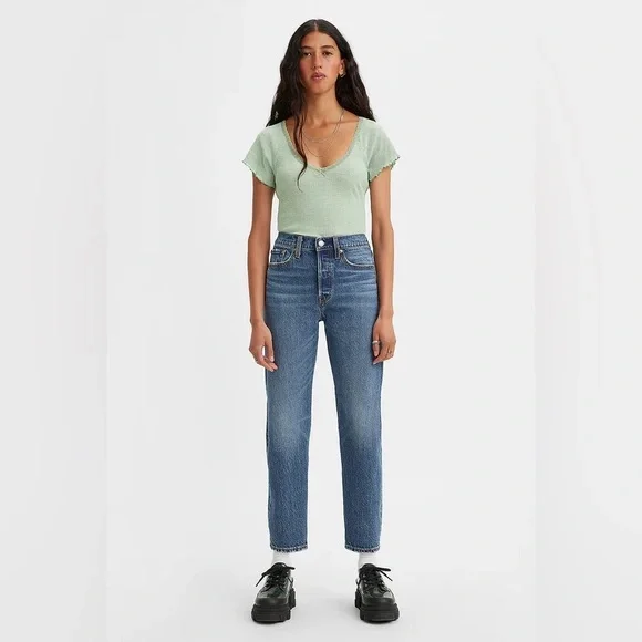 Levi’s Premium Wedgie Straight Leg Jeans - Picture 1 of 10